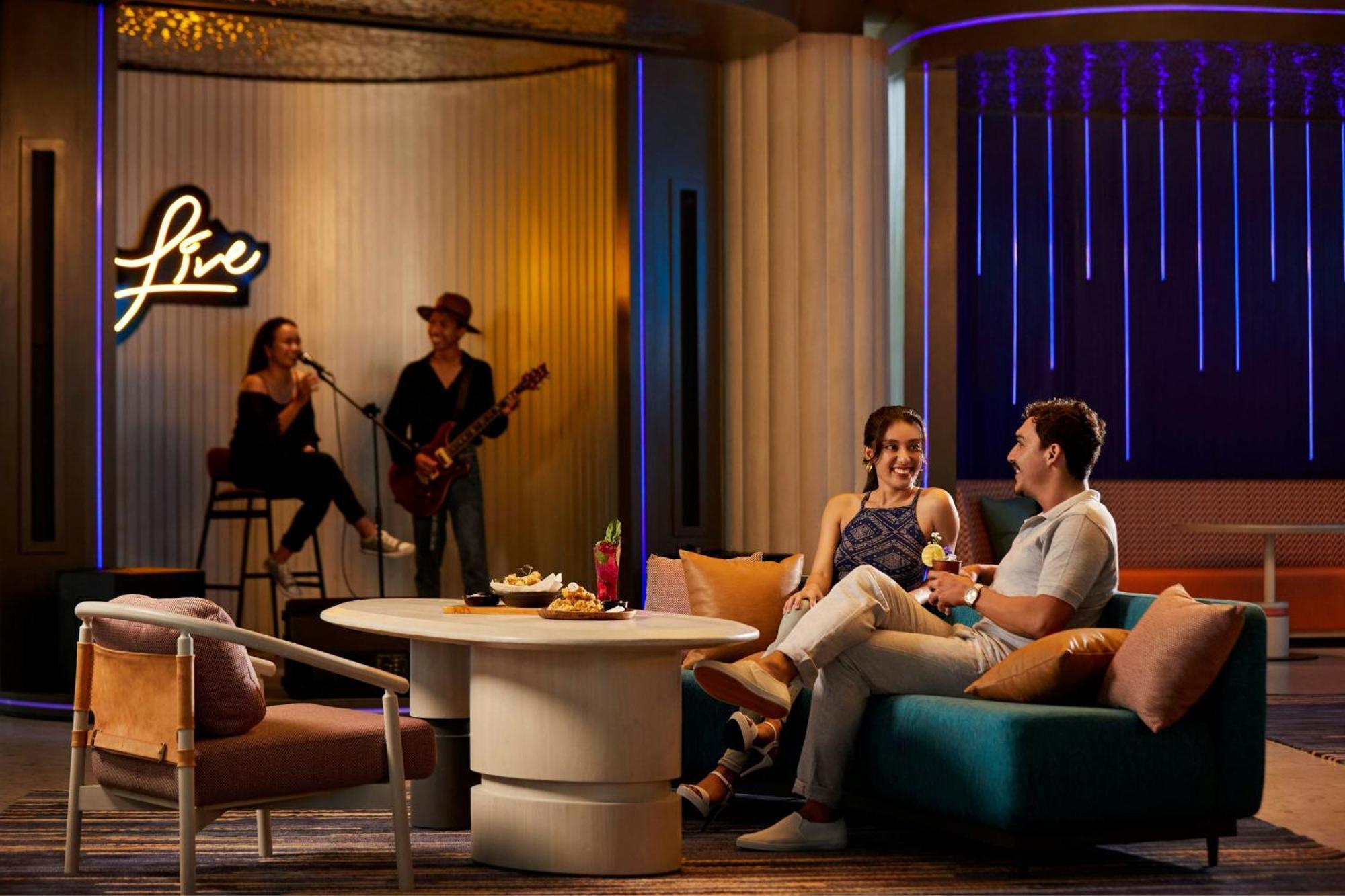 Aloft Bali Kuta at Beachwalk Exterior foto