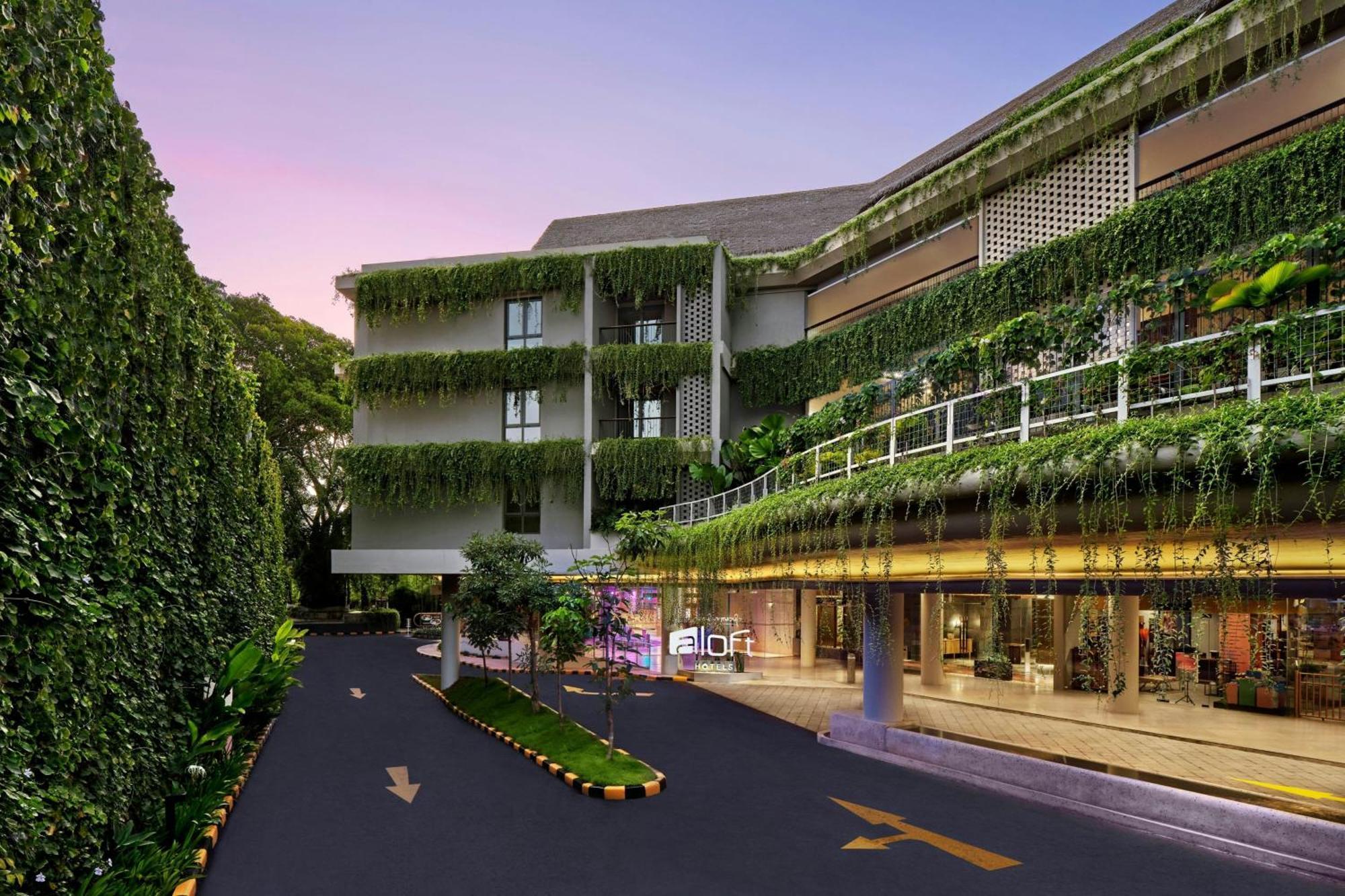 Aloft Bali Kuta at Beachwalk Exterior foto